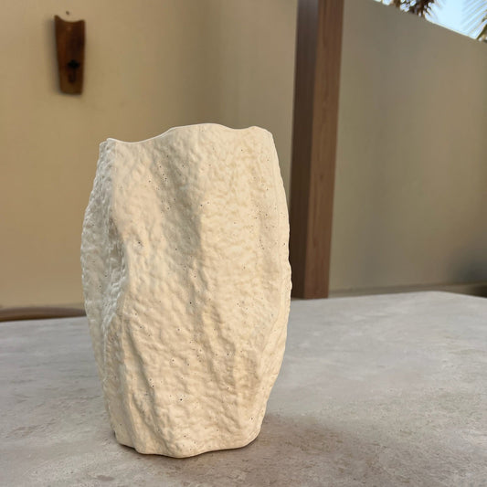 C E R A M I C White Rustic Vase